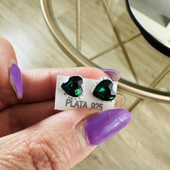 NEW 925 Sterling Silver Green Heart Zircons Small Earrings - Picture 5 of 9